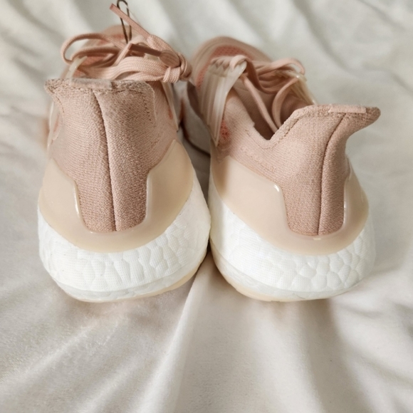 Adidas Sneaker NWT womens size 7 Ultraboost 21 prime blue Ambient Blush - Picture 7 of 8